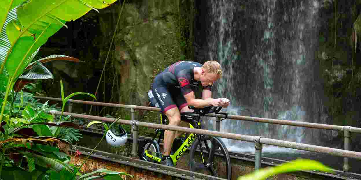 Triathlet trainiert im Zoo für den Ironman