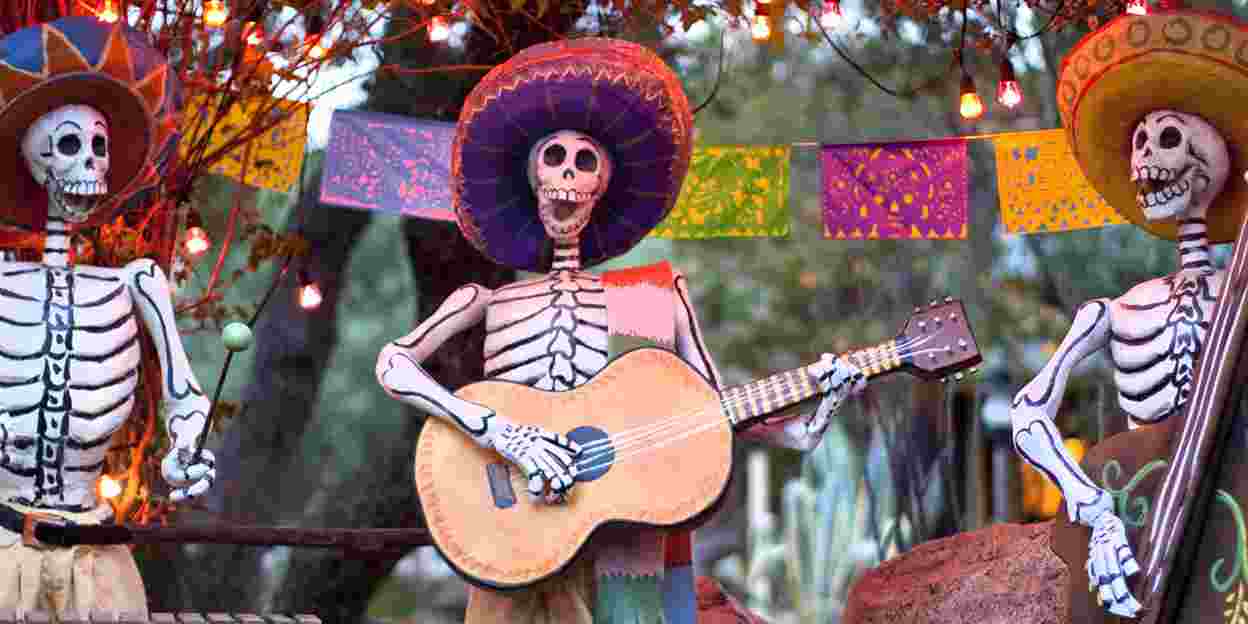 Feiern Sie das Mexikanische Halloween in den Herbstferien!